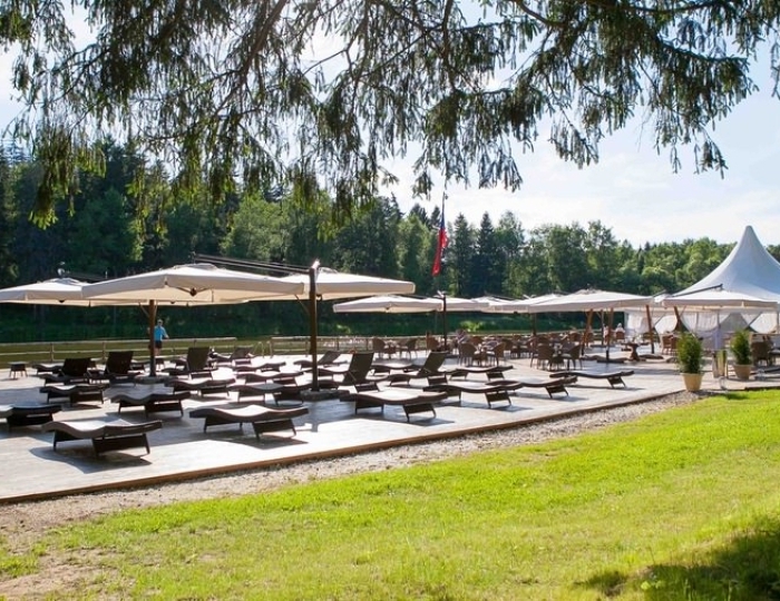 Пирс на берегу пруда - Отель Солнечный Park Hotel SPA Подмосковье
