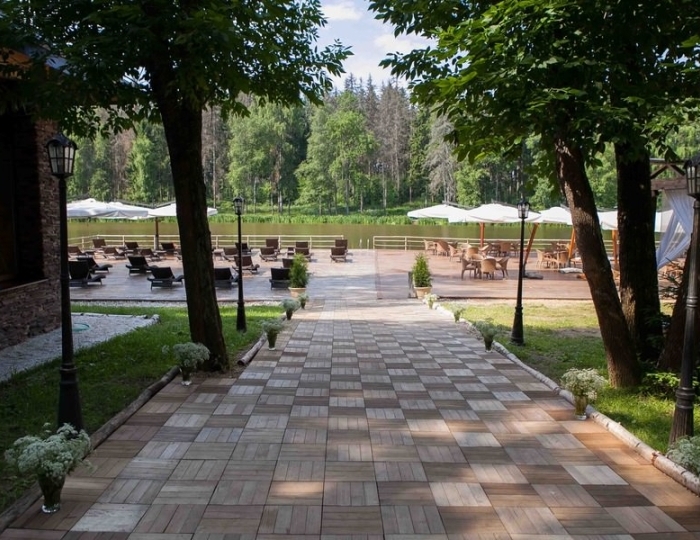 Пирс на берегу пруда - Отель Солнечный Park Hotel SPA Подмосковье